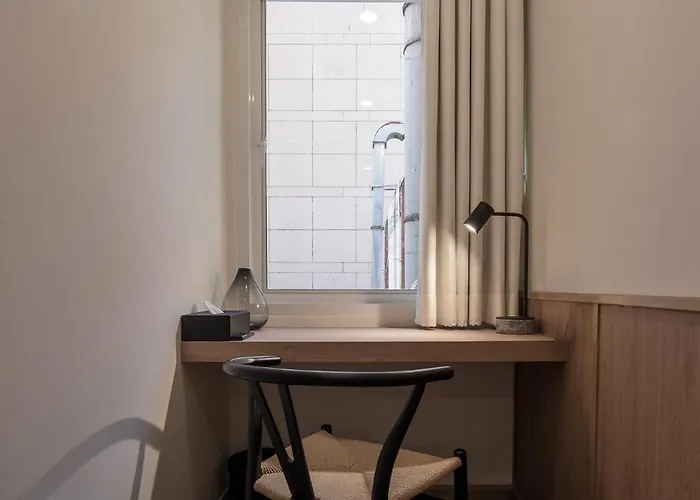 Whole Floor Penthouse, 3 Bedroom 3 Bath, Next To Metro Station Бангкок