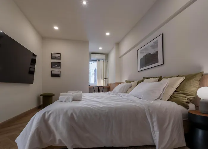 Апартаменты Whole Floor Penthouse, 3 Bedroom 3 Bath, Next To Metro Station