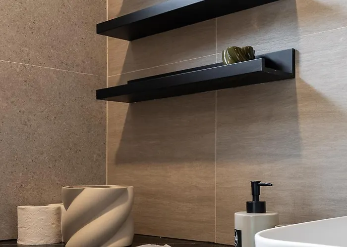Апартаменты Whole Floor Penthouse, 3 Bedroom 3 Bath, Next To Metro Station *