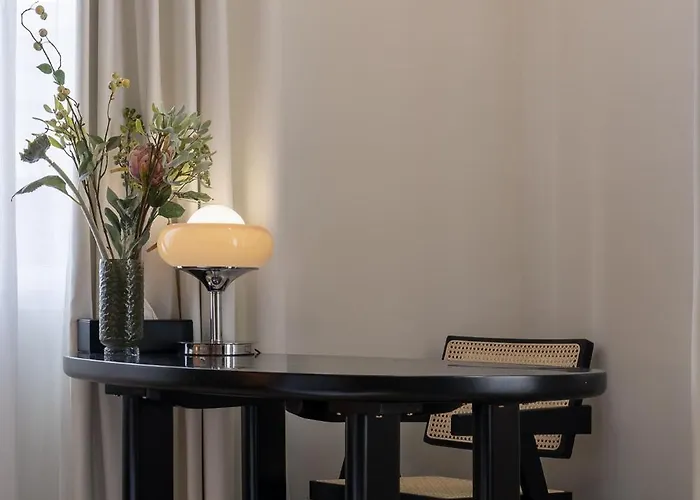 Whole Floor Penthouse, 3 Bedroom 3 Bath, Next To Metro Station