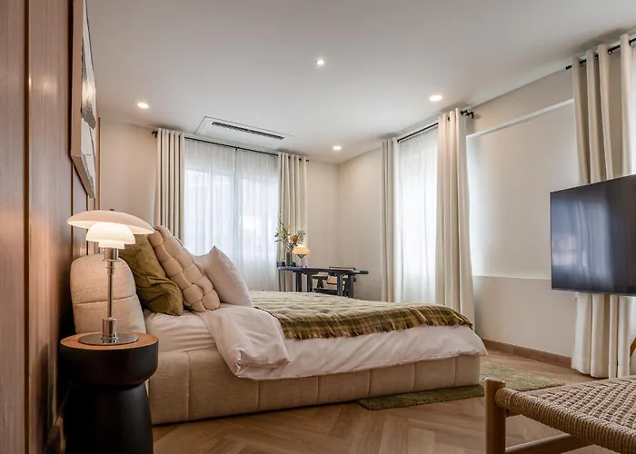 Whole Floor Penthouse, 3 Bedroom 3 Bath, Next To Metro Station Апартаменты Бангкок